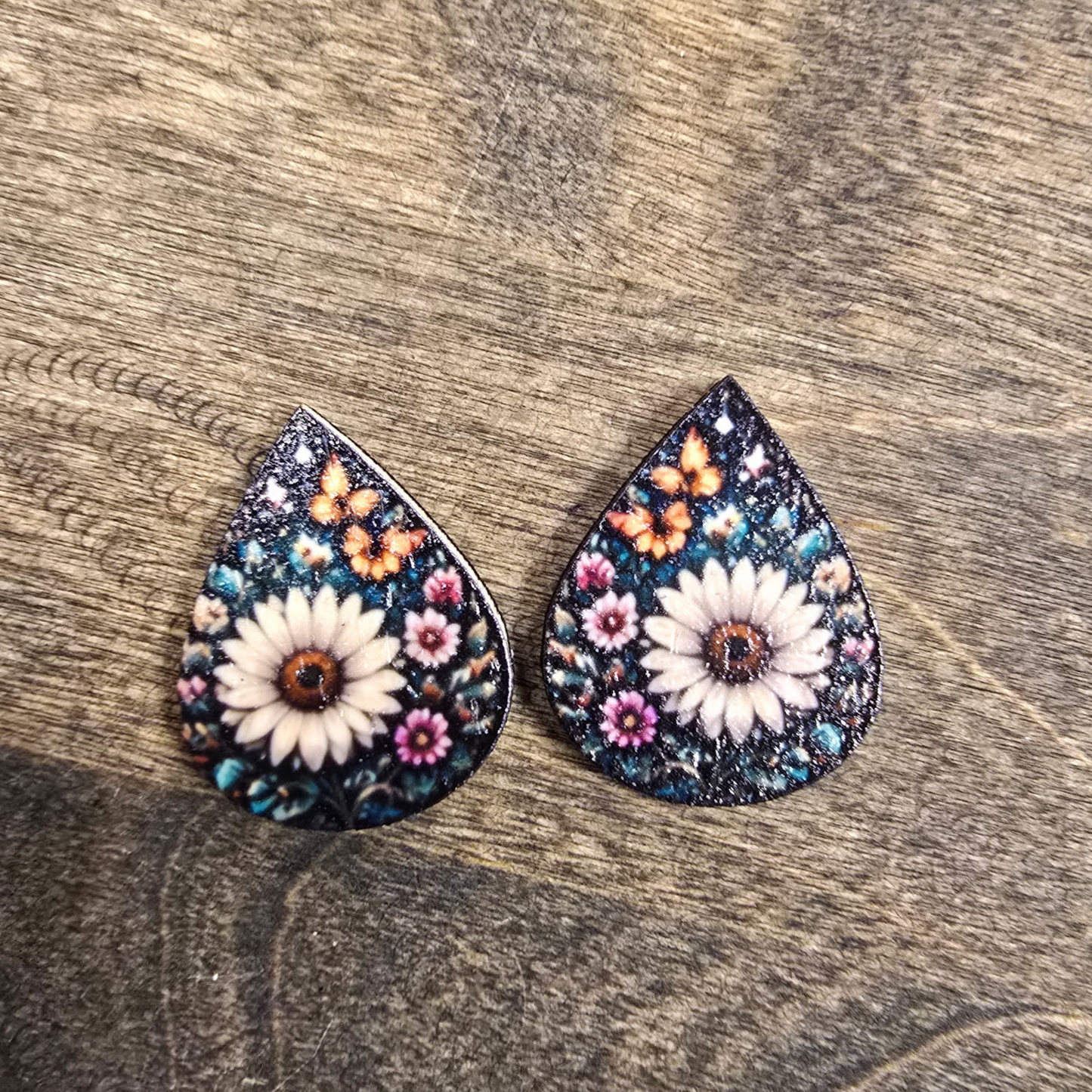 Wooden Teardrop UV Print
